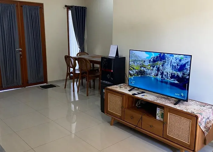Bali Oma Living - Spacious 3Br Family Home Near Sanur